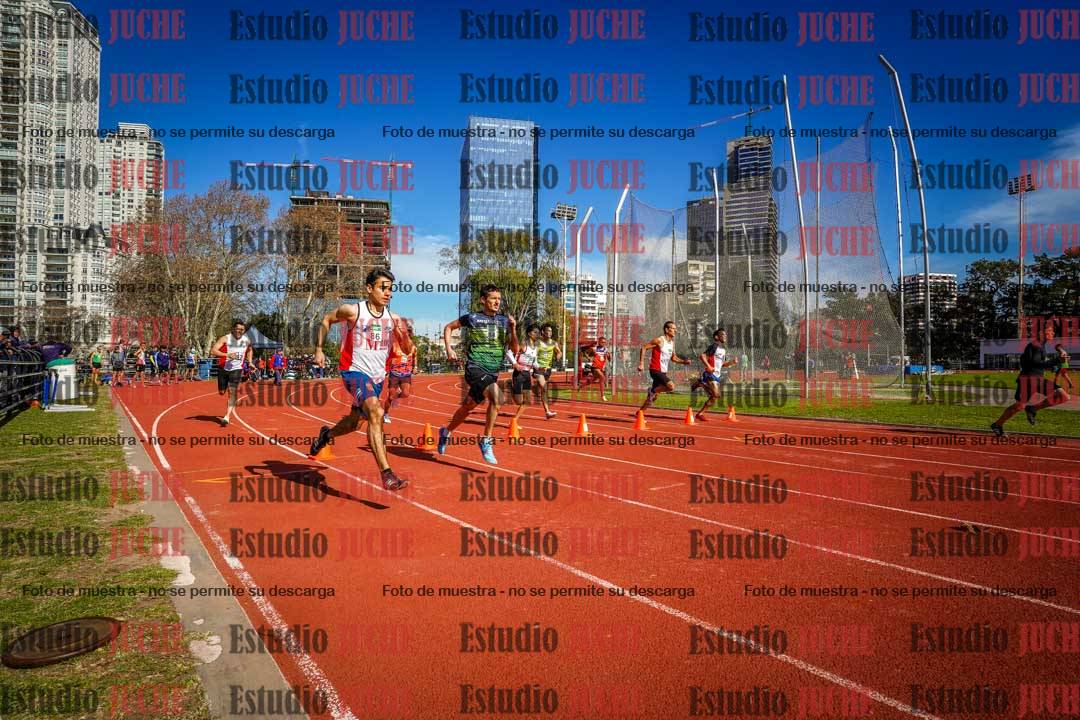 Fotos de los 800 m llanos de varones