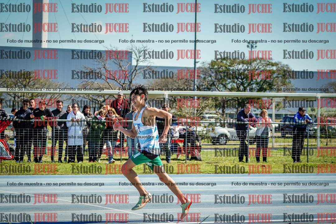 Fotos de los 800 m llanos de varones