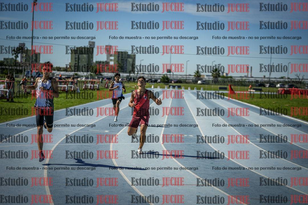 Fotos de los 400 m llanos de varones
