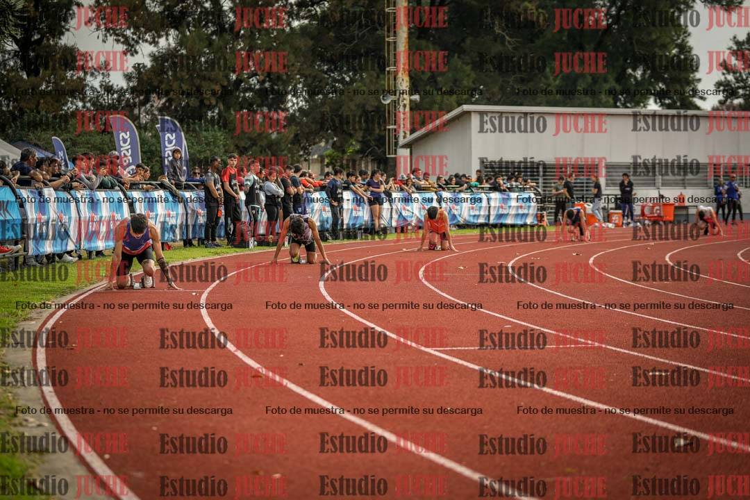 Fotos de los 400 m llanos de varones