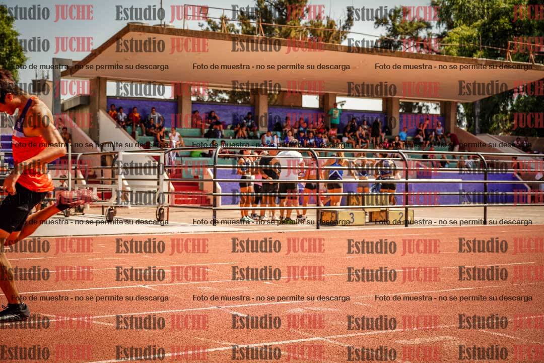 Fotos de los 295 m con vallas de varones