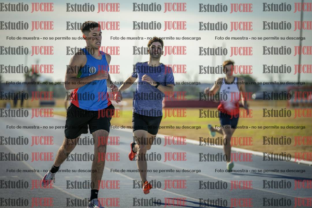 Fotos de los 400 m llanos de varones