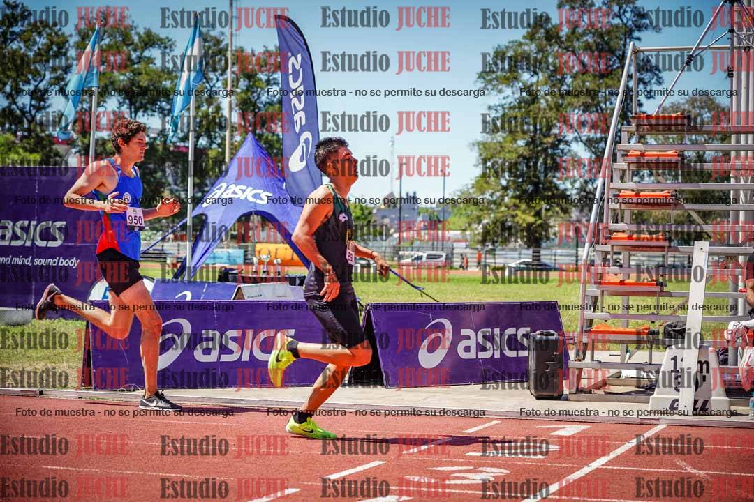 Fotos de los 800 m llanos de varones