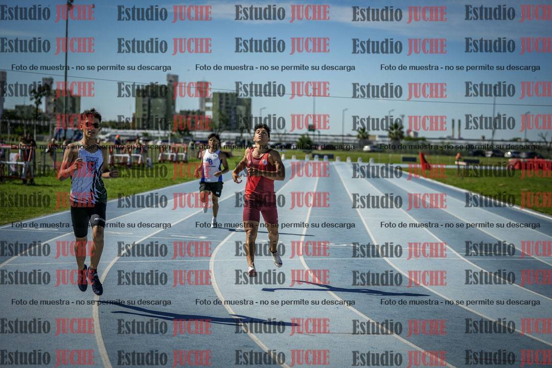 Fotos de los 400 m llanos de varones