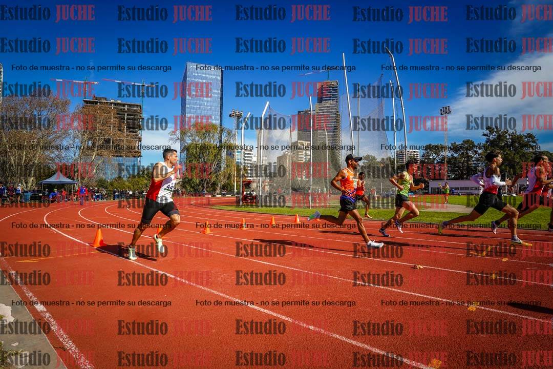 Fotos de los 800 m llanos de varones