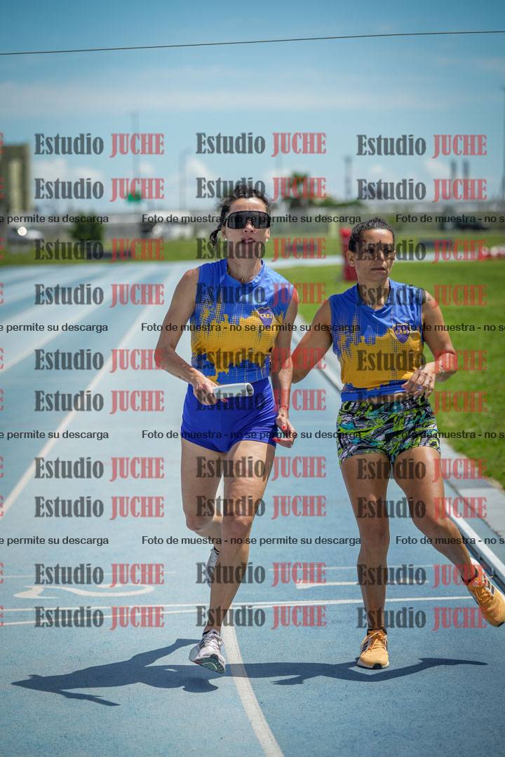 Fotos durante el transcurso de los relevos 20' para running teams - serie 1