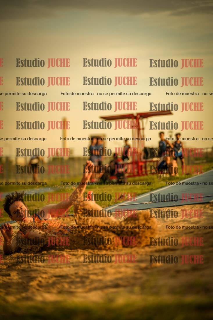Fotos del salto en largo de varones