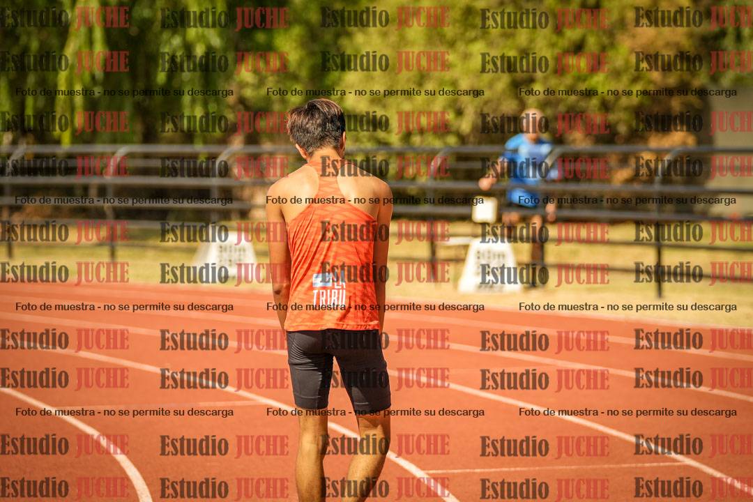 Fotos de los 295 m con vallas de varones