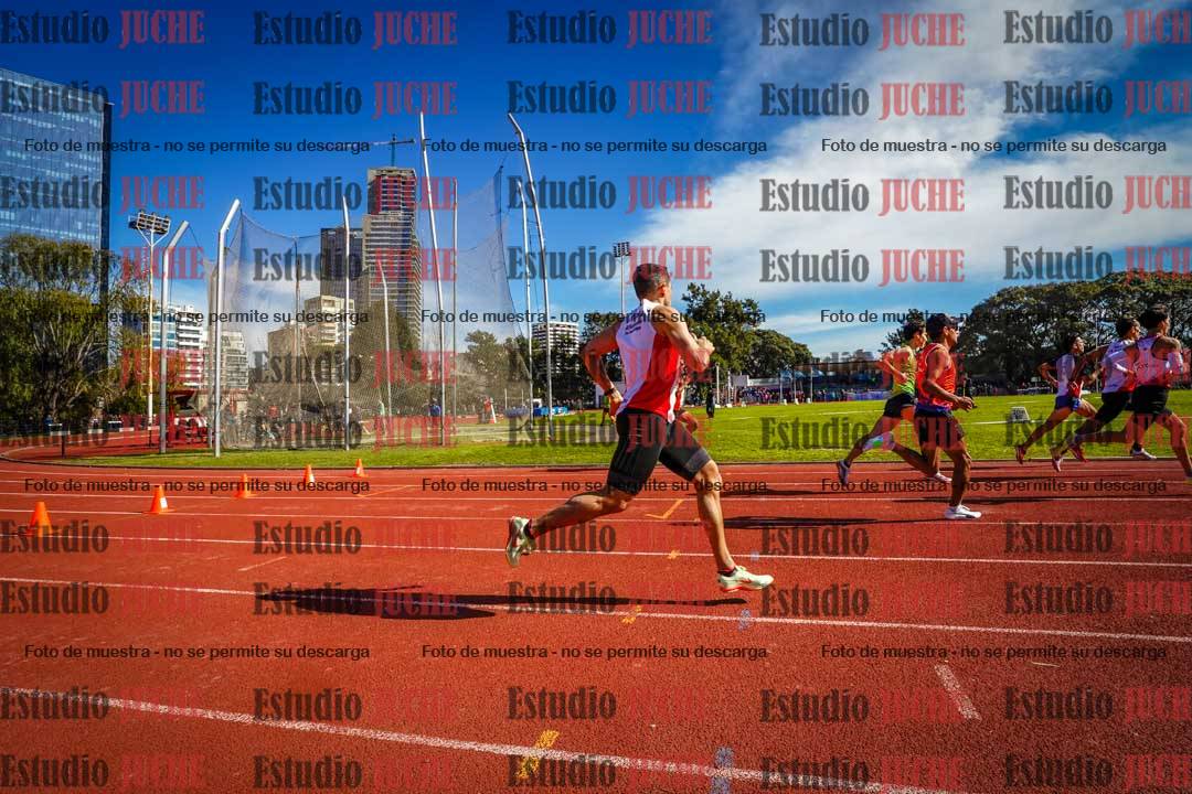 Fotos de los 800 m llanos de varones