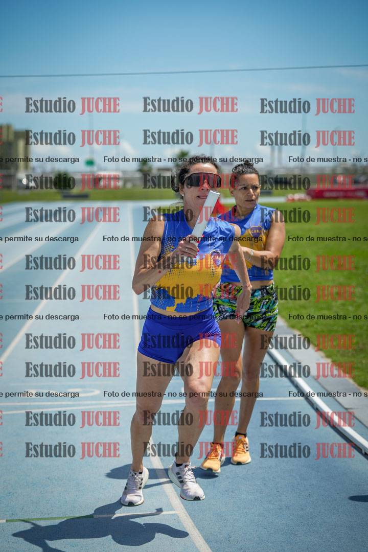 Fotos durante el transcurso de los relevos 20' para running teams - serie 1