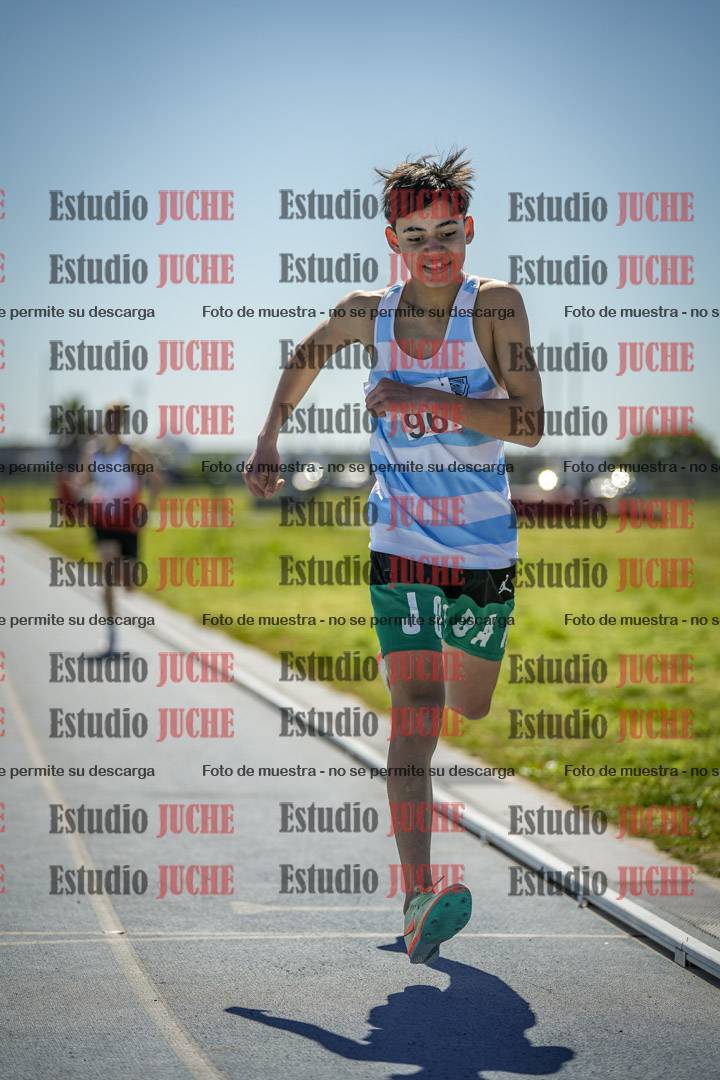 Fotos de los 800 m llanos de varones