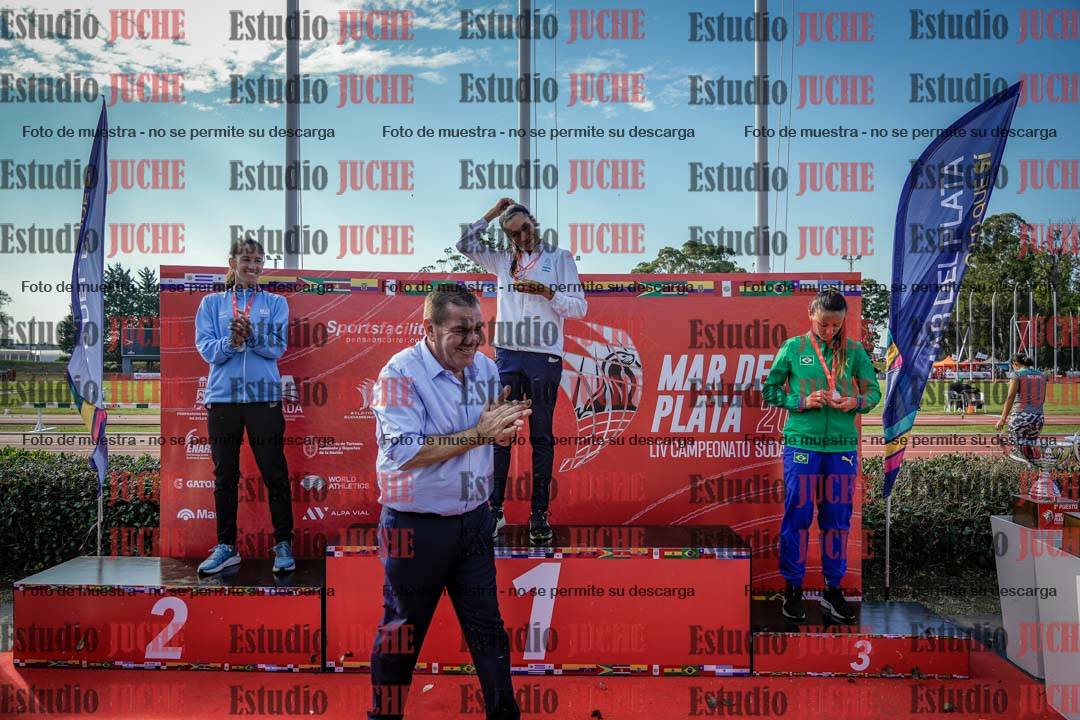 Fotos de algunos extras y podios del día 1