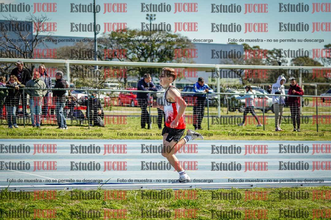 Fotos de los 800 m llanos de varones