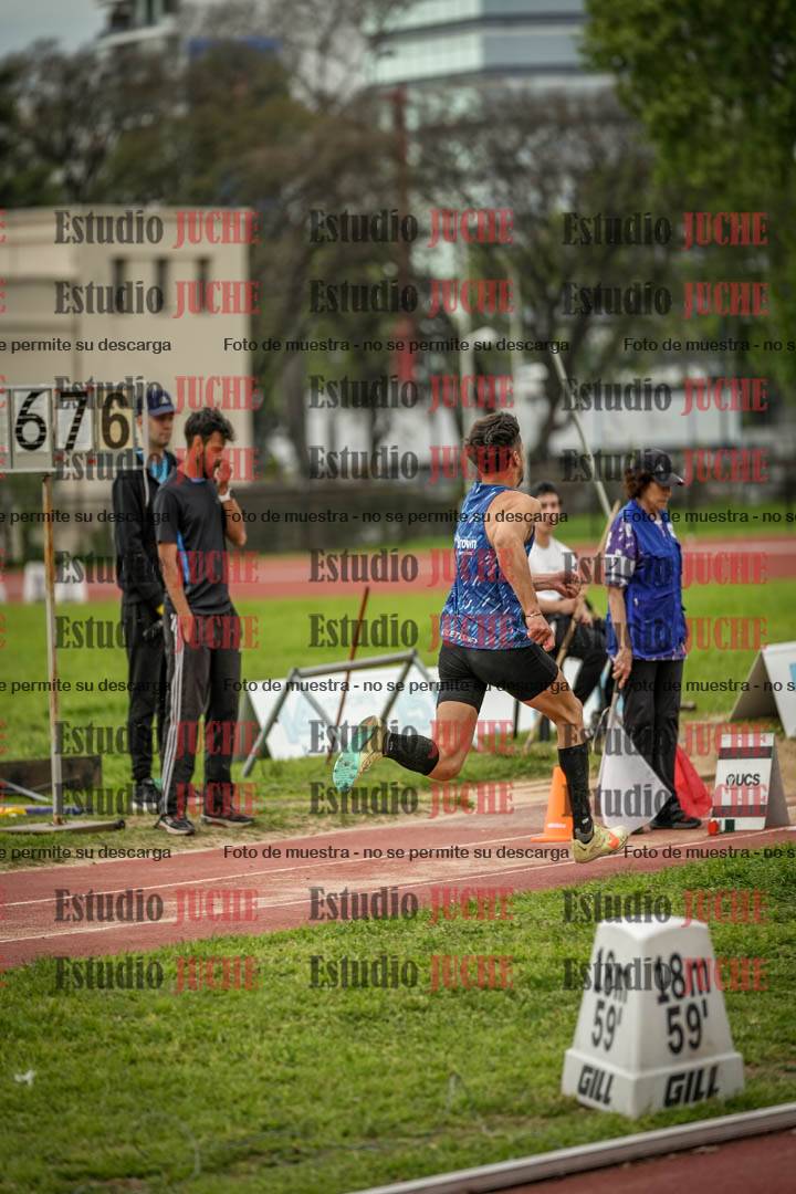 Fotos del salto en largo de varones