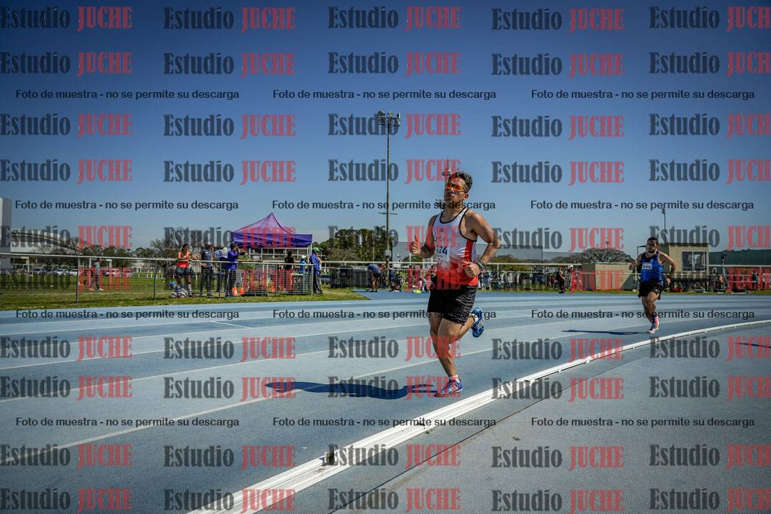 Fotos de los 800 m llanos de varones
