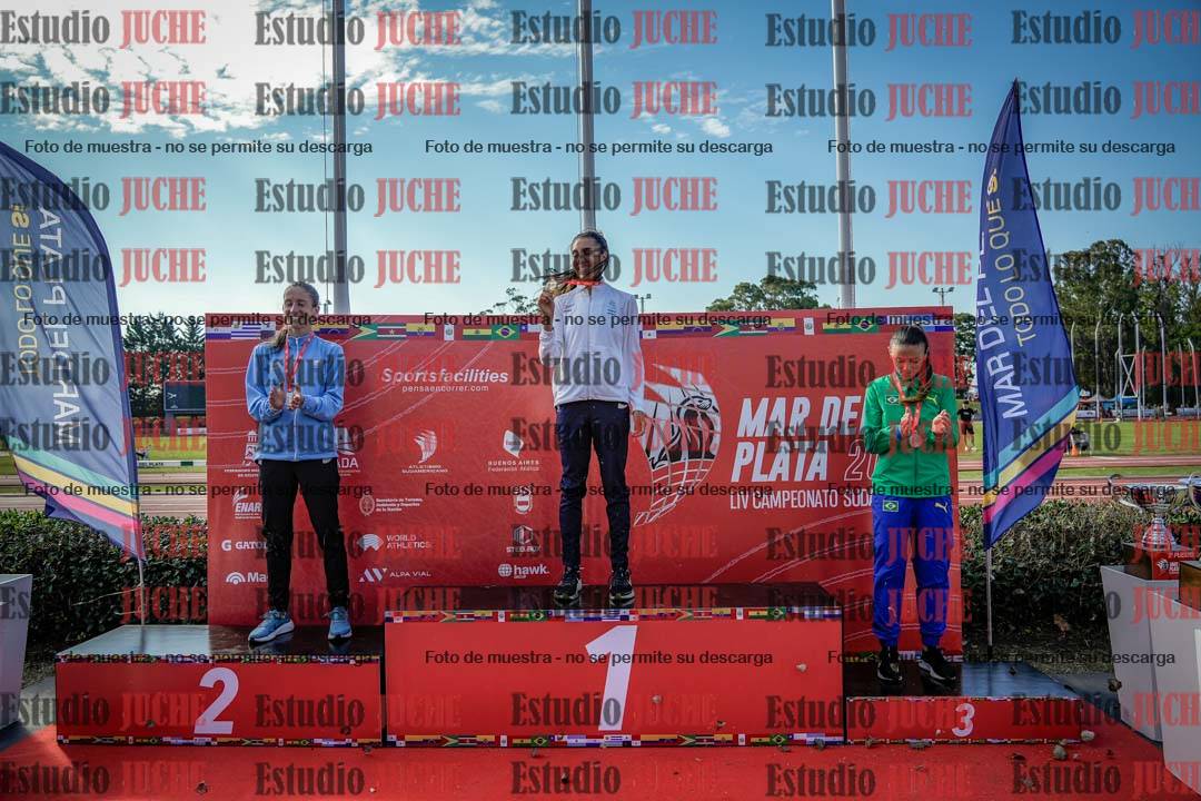 Fotos de algunos extras y podios del día 1