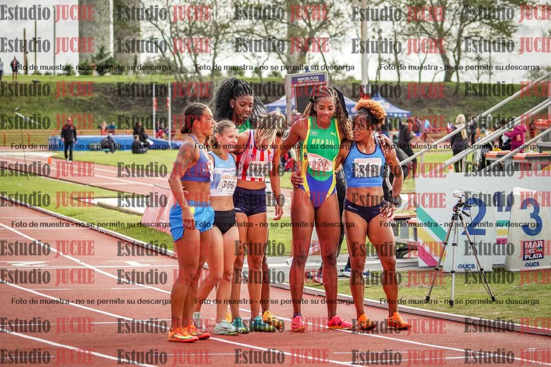 Fotos de algunos extras y podios del día 3