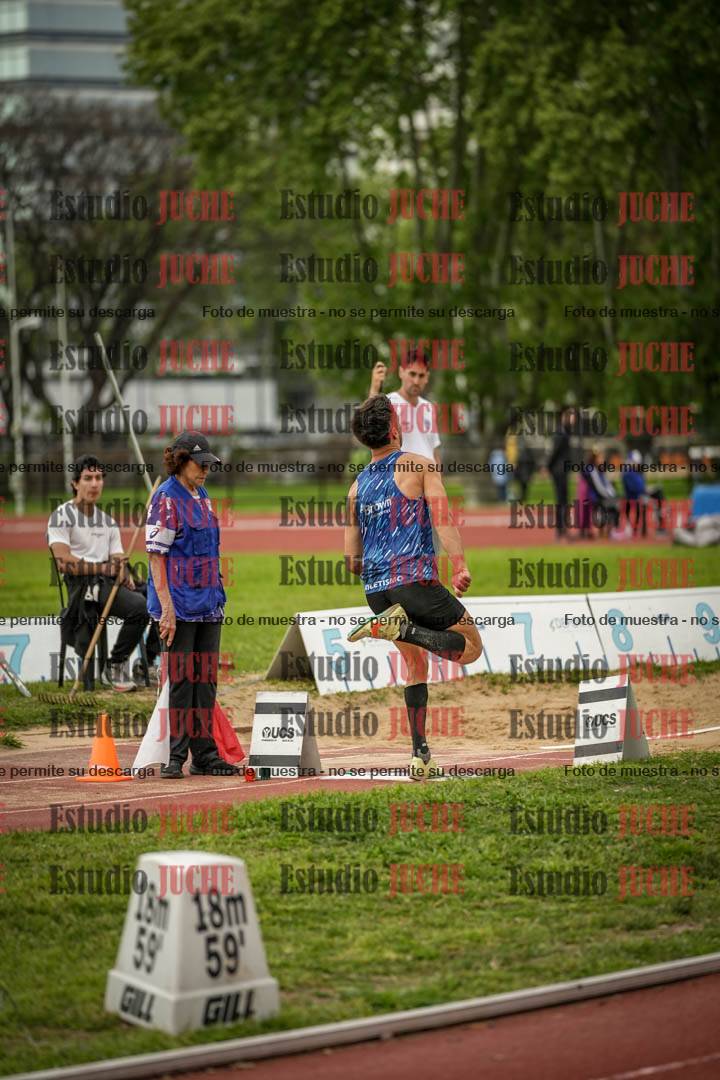 Fotos del salto en largo de varones
