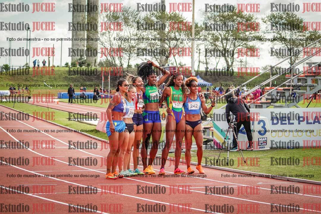 Fotos de algunos extras y podios del día 3