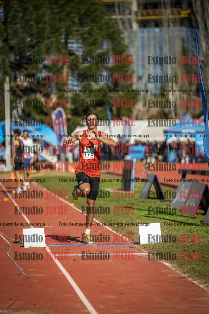Fotos del salto triple de varones