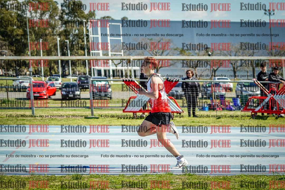 Fotos de los 800 m llanos de varones