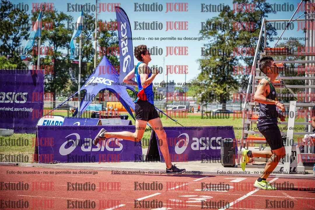 Fotos de los 800 m llanos de varones