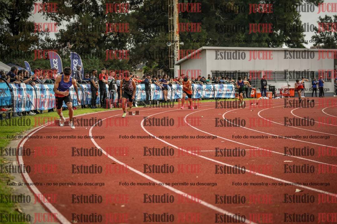 Fotos de los 400 m llanos de varones