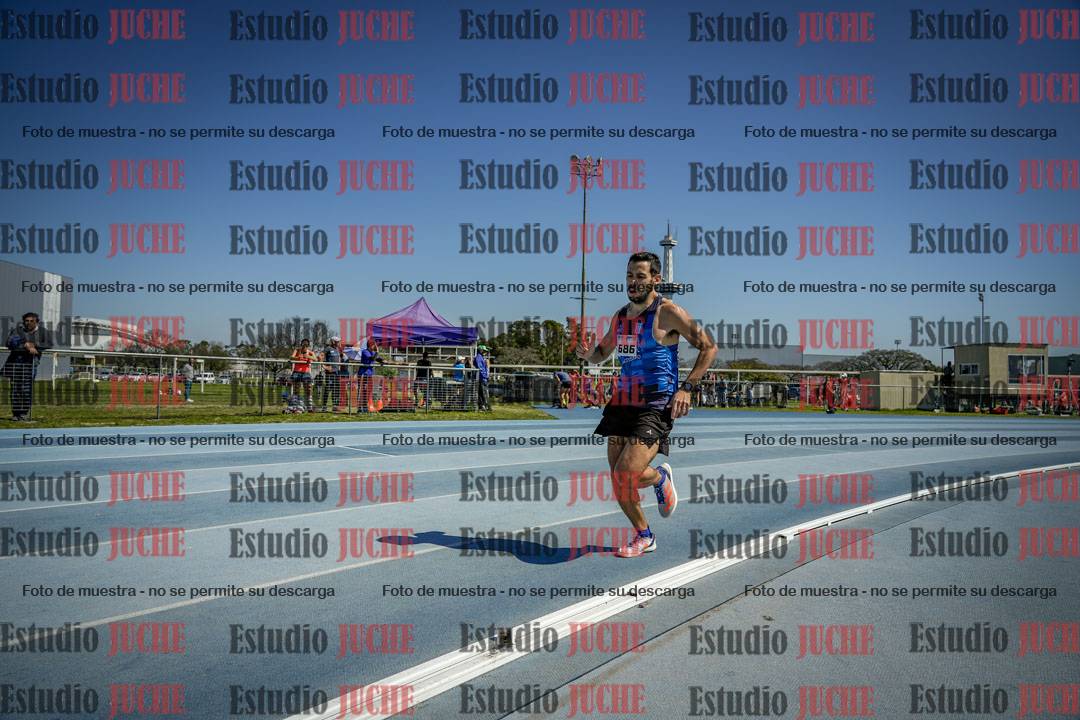 Fotos de los 800 m llanos de varones
