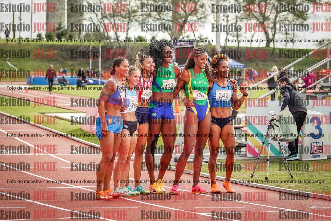 Fotos de algunos extras y podios del día 3