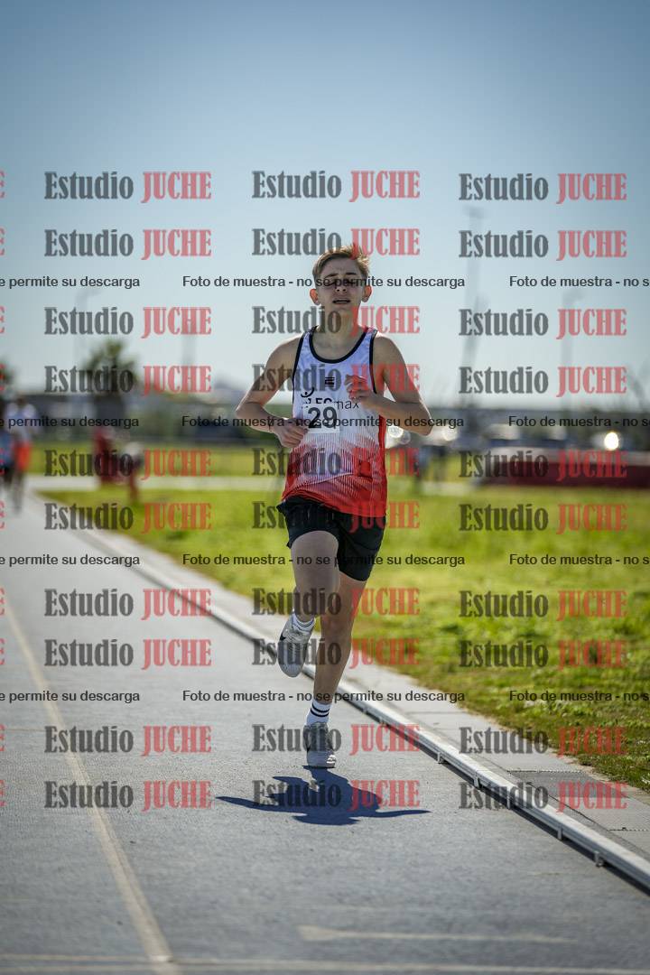 Fotos de los 800 m llanos de varones