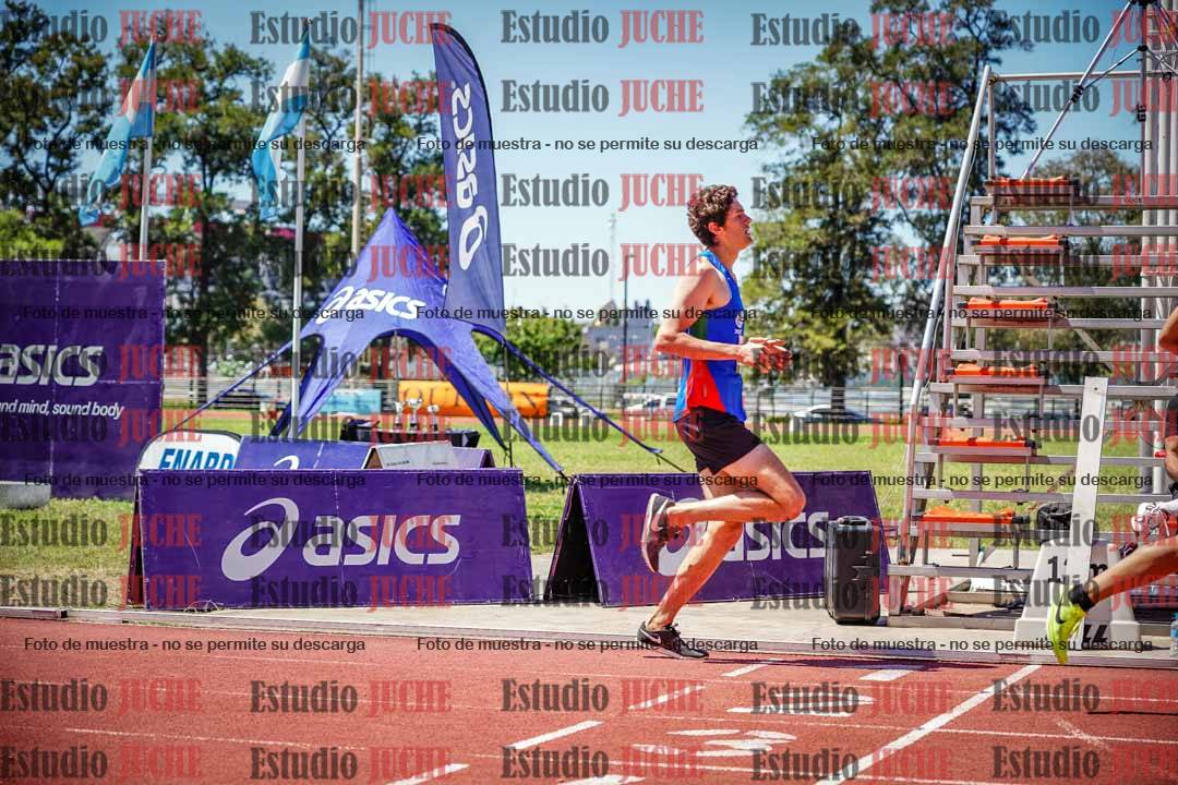 Fotos de los 800 m llanos de varones
