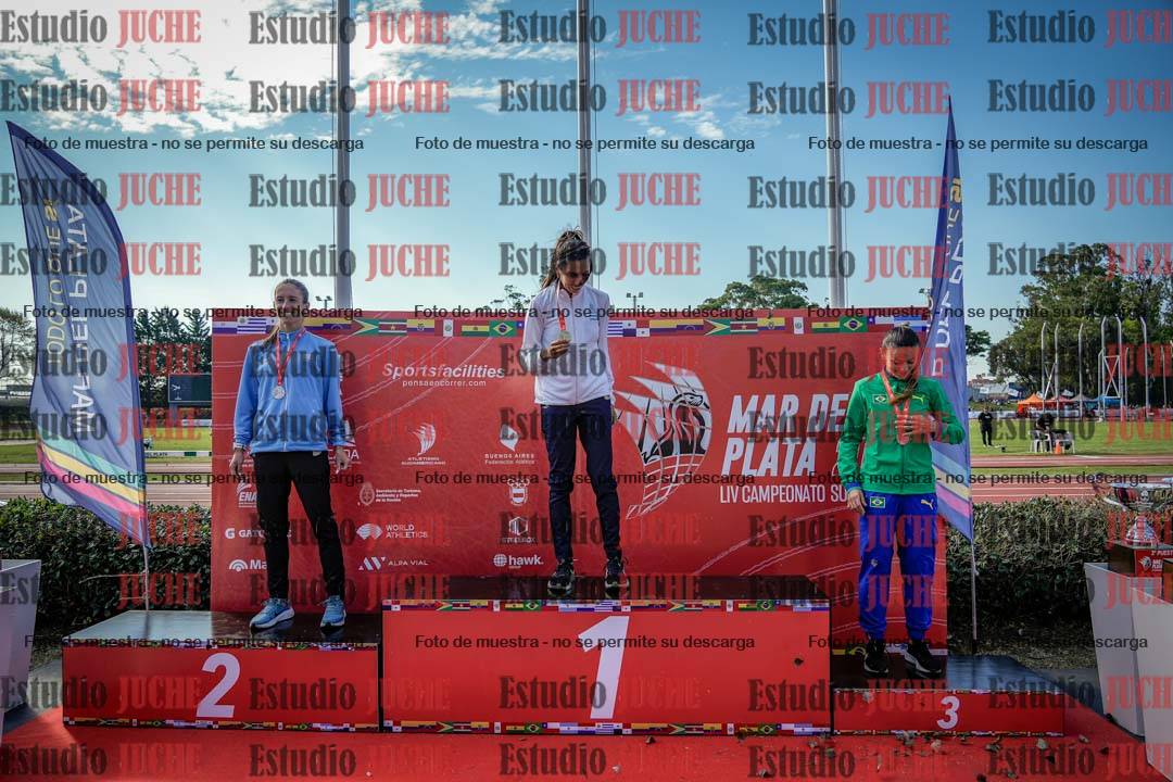 Fotos de algunos extras y podios del día 1