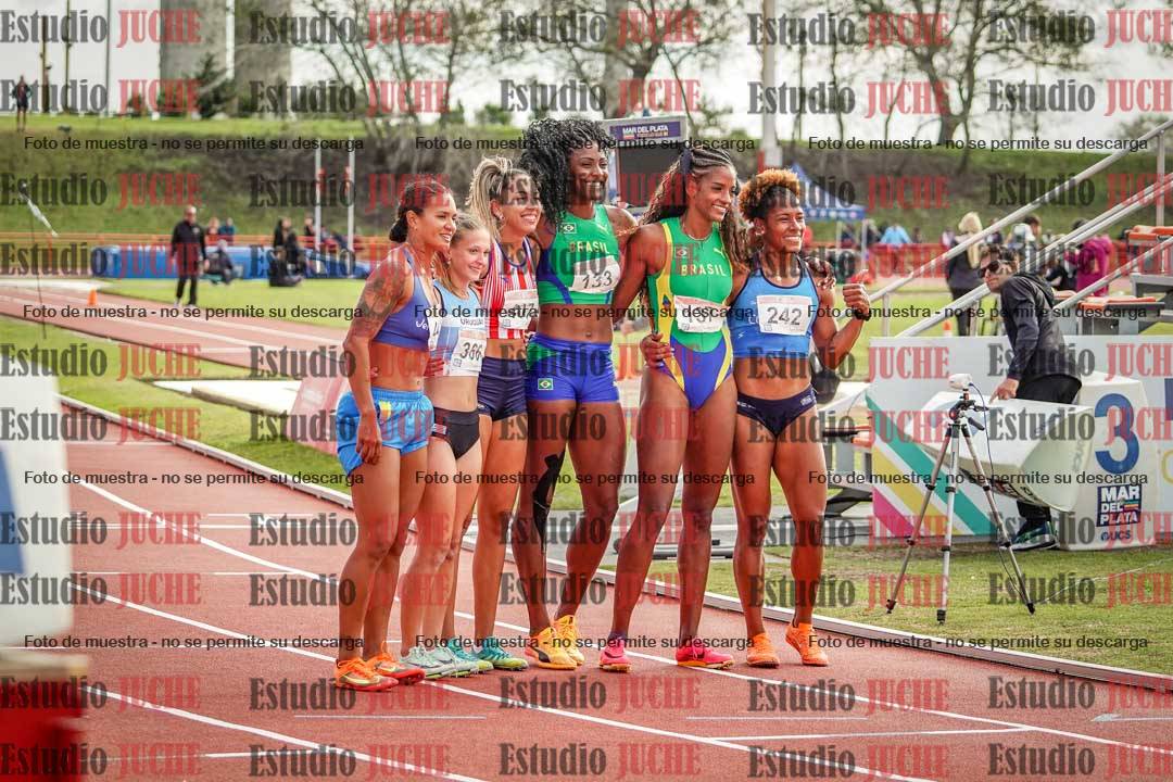 Fotos de algunos extras y podios del día 3
