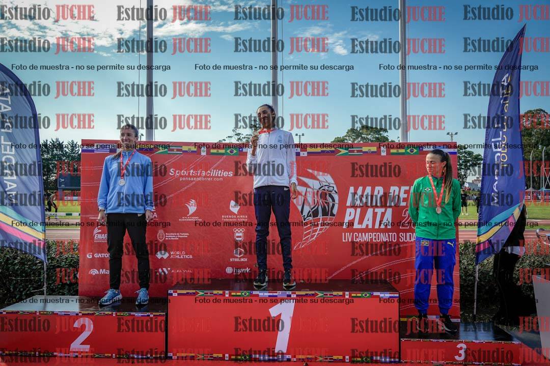 Fotos de algunos extras y podios del día 1