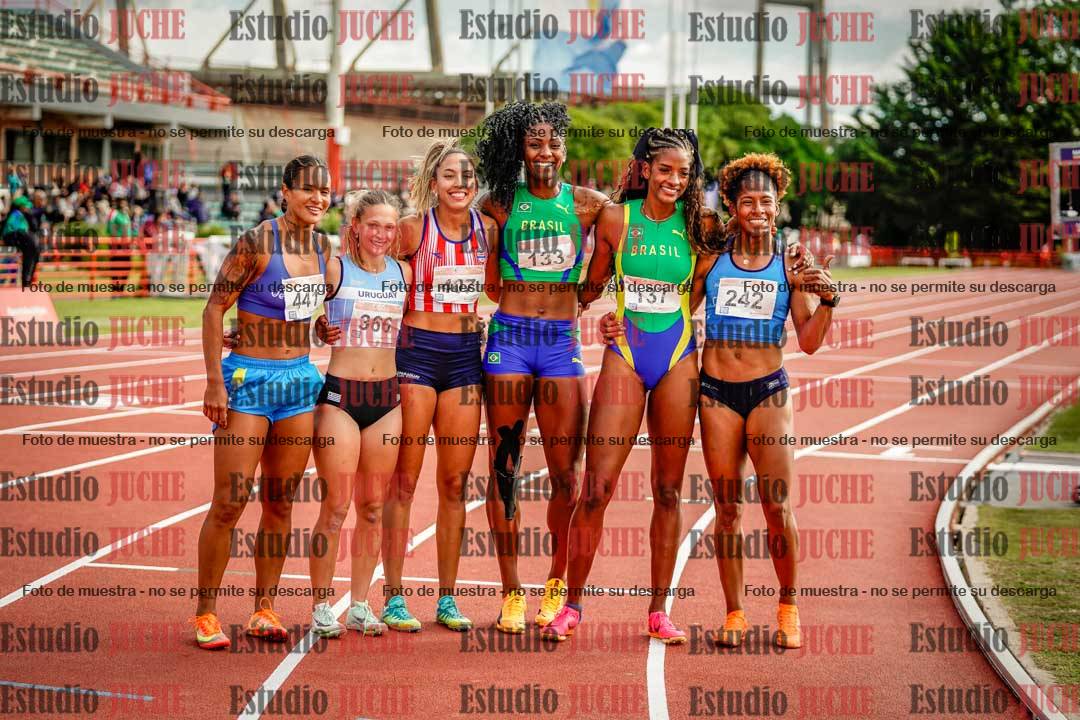 Fotos de algunos extras y podios del día 3