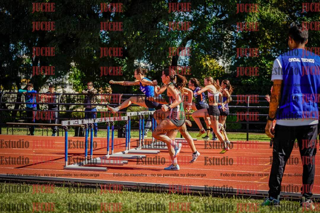 Fotos de los 100 m con vallas de mujeres