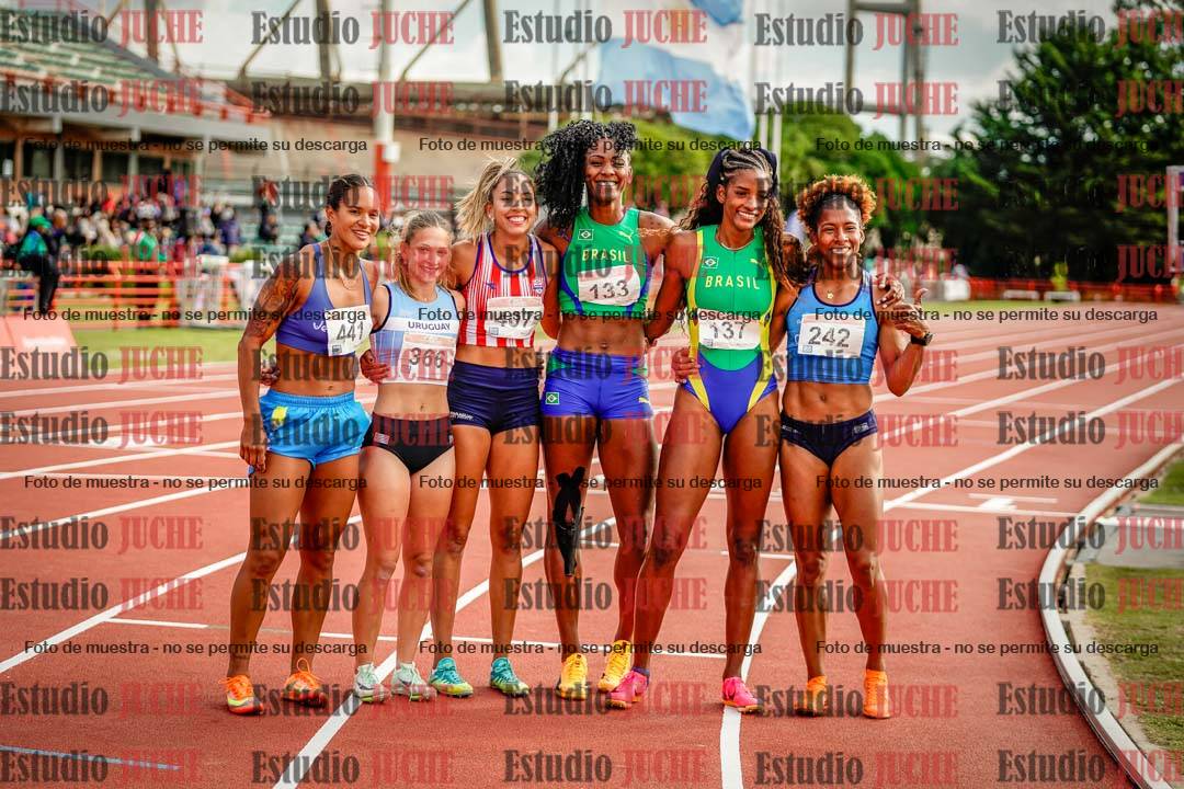 Fotos de algunos extras y podios del día 3