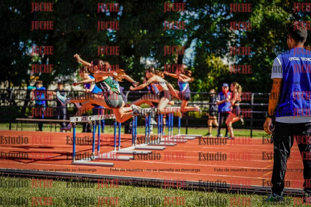 Fotos de los 100 m con vallas de mujeres