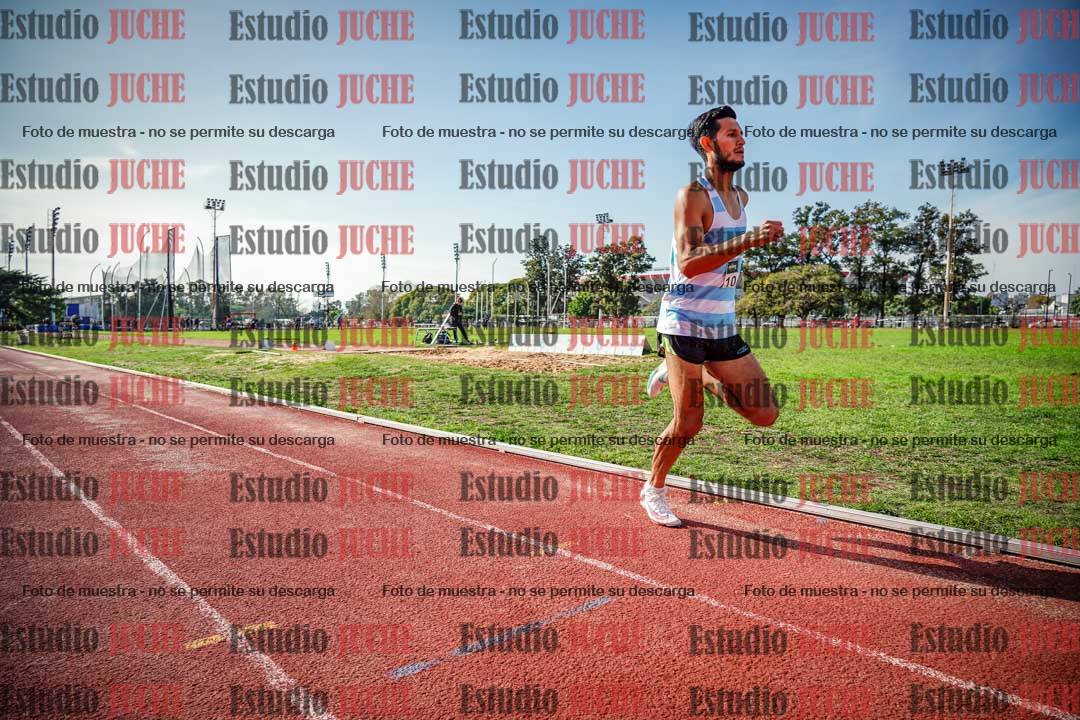 Fotos de los 800 m llanos de varones