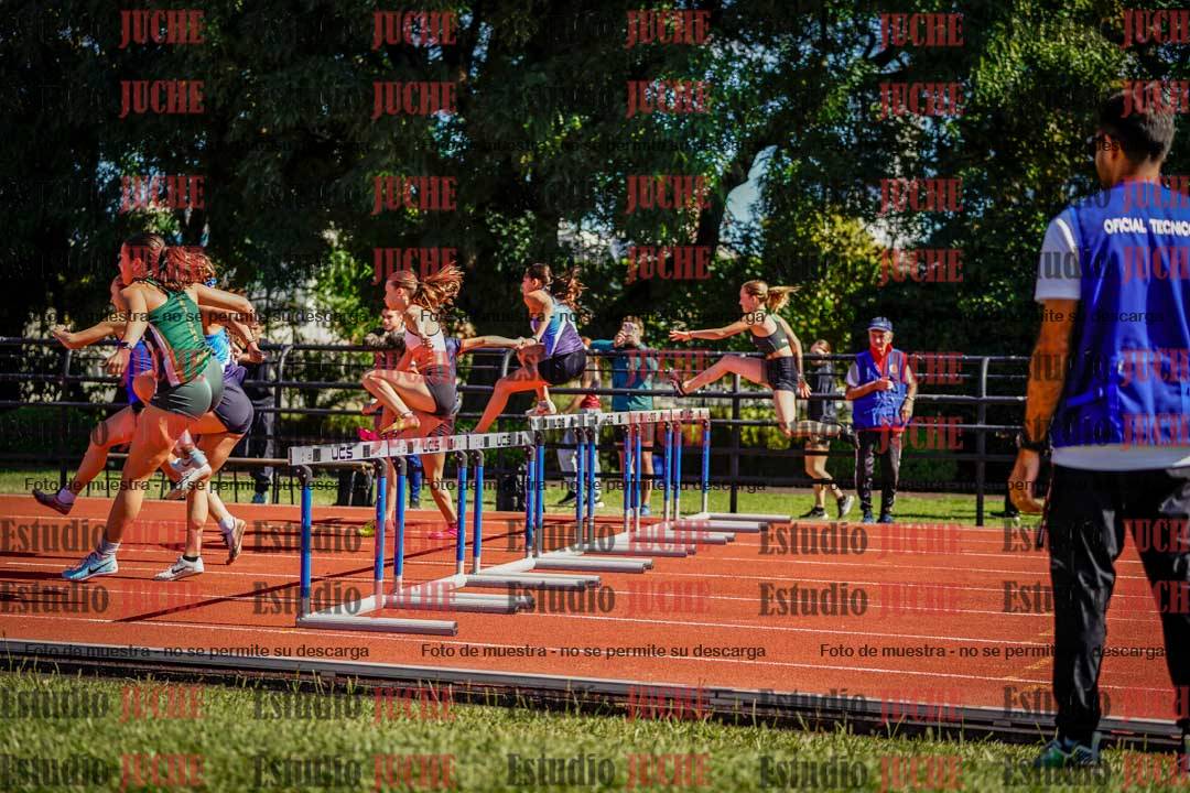 Fotos de los 100 m con vallas de mujeres