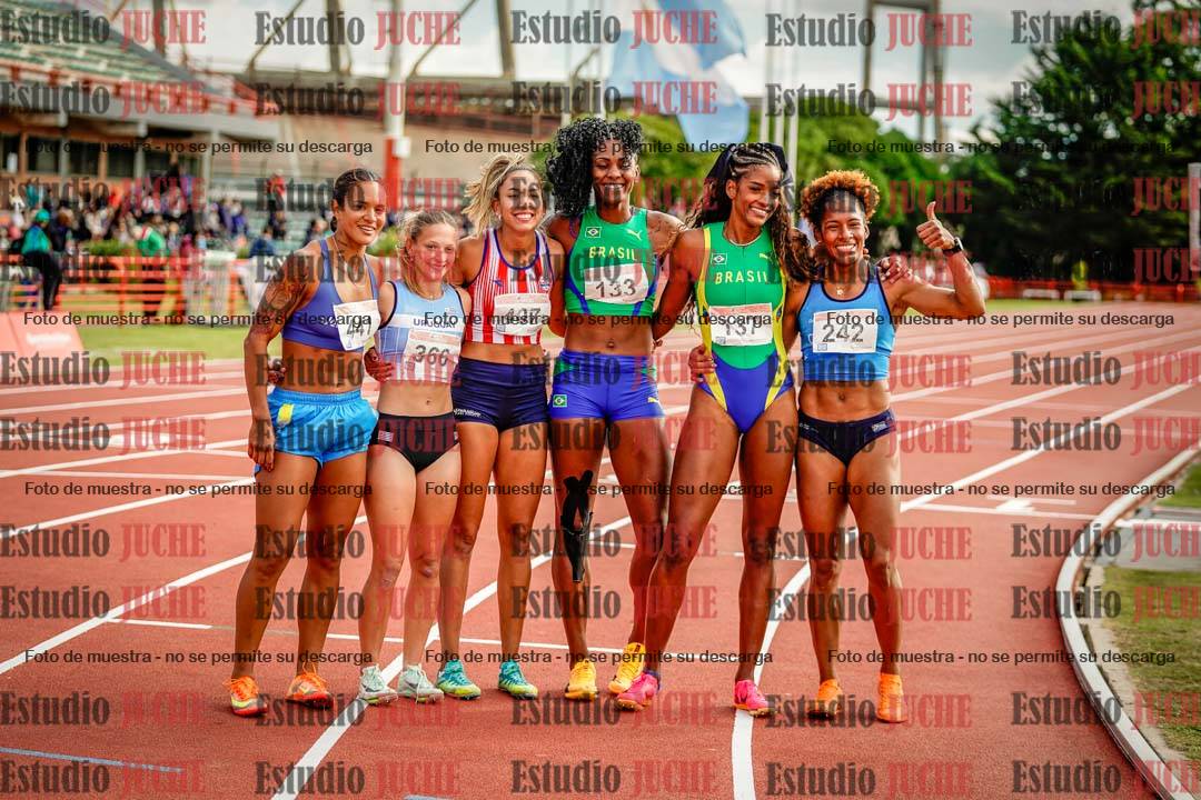 Fotos de algunos extras y podios del día 3