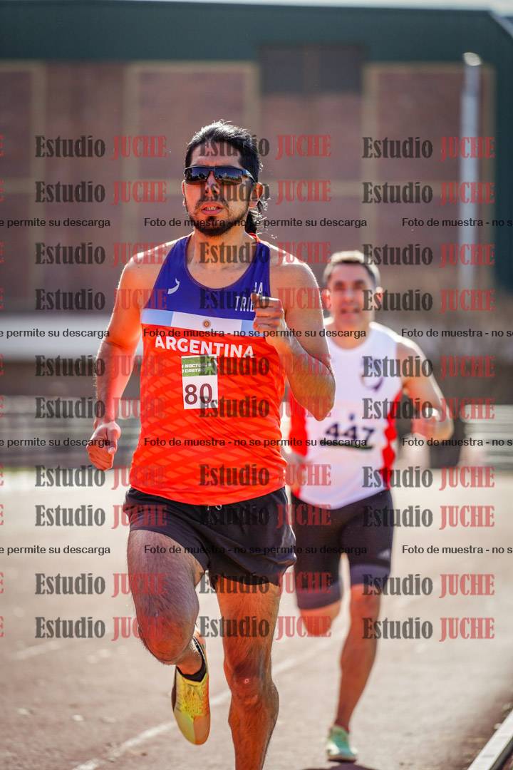Fotos de los 800 m llanos de varones
