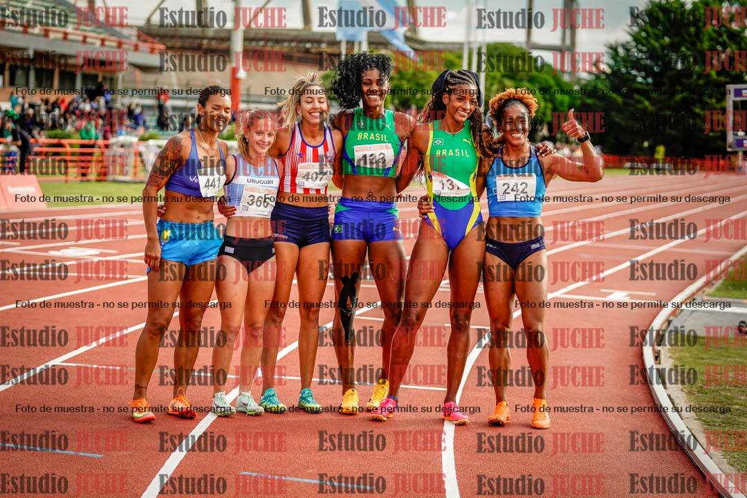 Fotos de algunos extras y podios del día 3