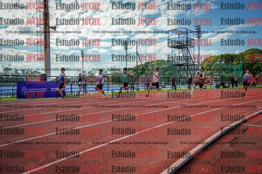 Fotos de los 200 m llanos de varones