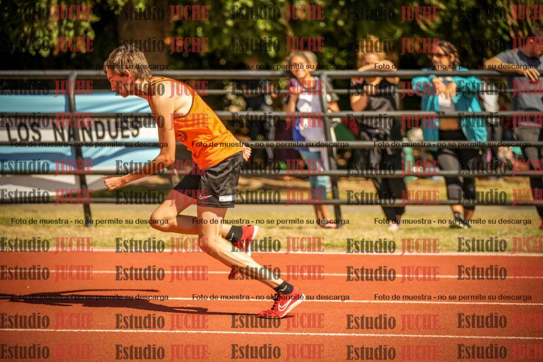 Fotos de los 400 m llanos de varones