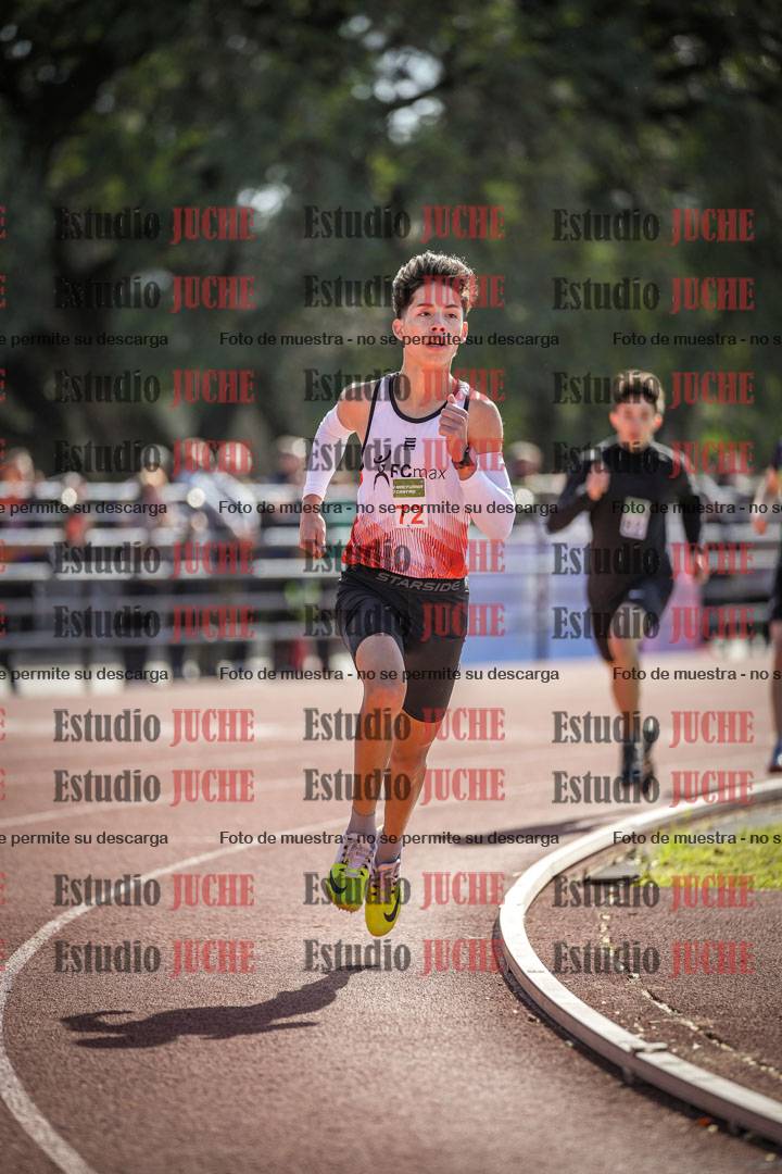 Fotos de los 800 m llanos de varones