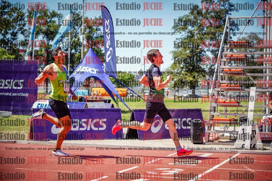 Fotos de los 800 m llanos de varones