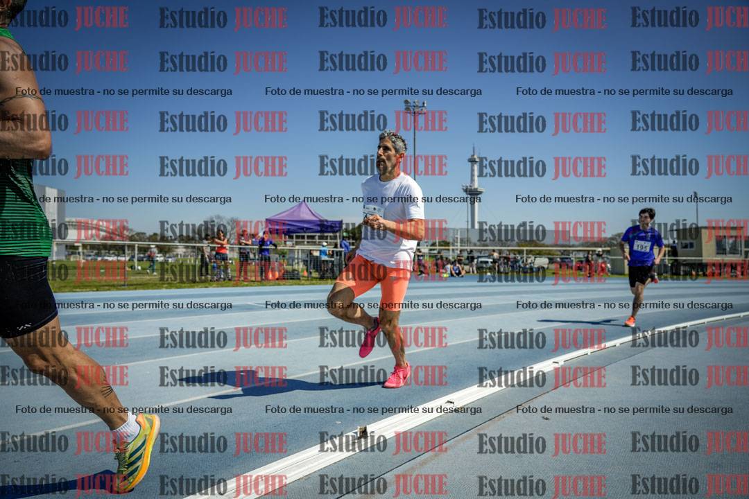 Fotos de los 800 m llanos de varones