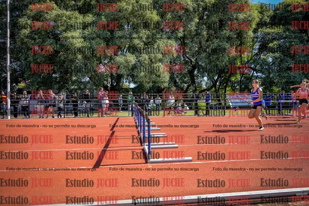 Fotos de los 100 m con vallas de mujeres