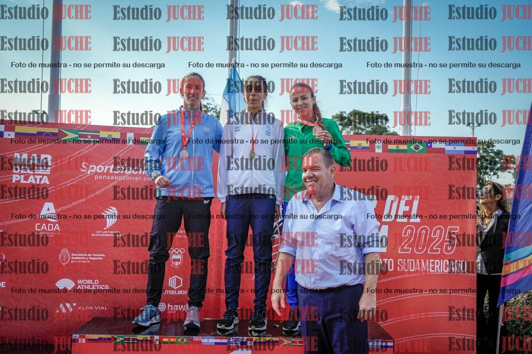 Fotos de algunos extras y podios del día 1